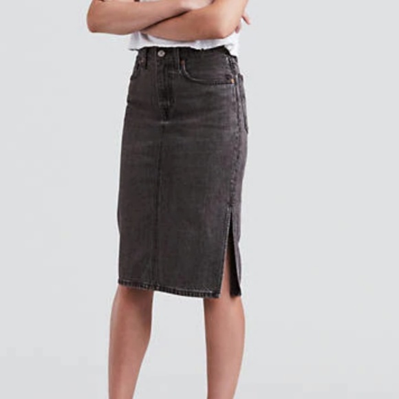 Levi's Dresses & Skirts - Levi's Grey Midi Side Slit Denim Skirt Sz 25 🌸